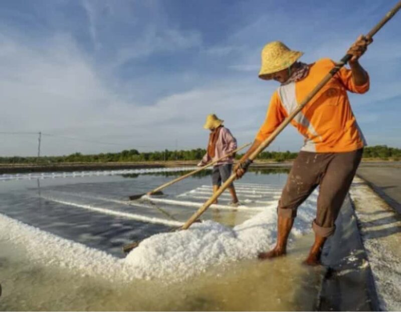 Bali: East Bali Hidden Gems Tour with Waterfall & Village - Scenic Beauty at Sidemen Rice Terraces