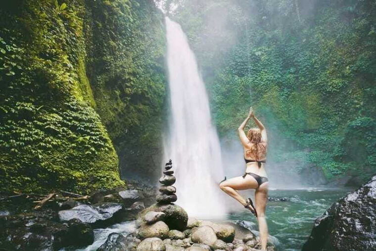 bali-full-day-tour-of-nungnung-waterfall-tanah-lot-tample