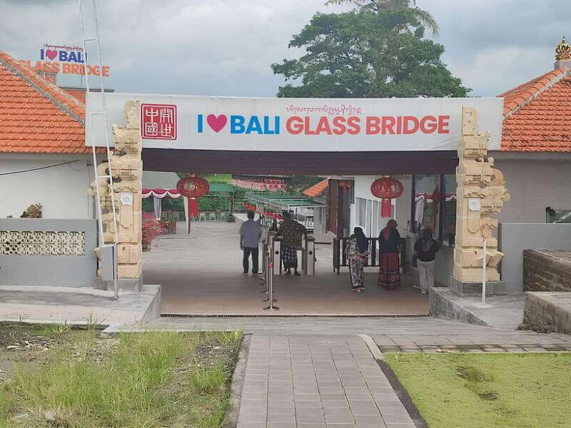 bali-glass-bridge-admission-ticket