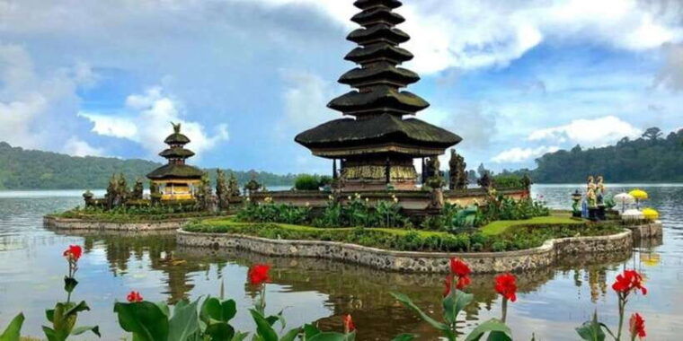 bali-green-and-heritage-west-trip-private-tour-luxury-car