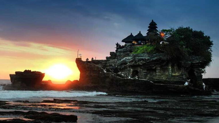 bali-half-day-afternoon-tour-to-tanah-lot-sunset-temple