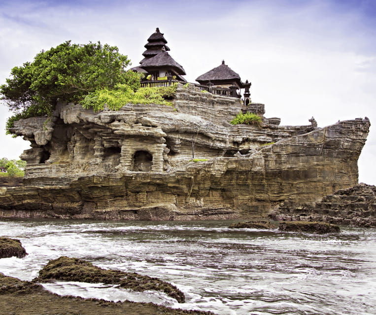 bali-heritage-taman-ayun-monkeys-tanah-lot-sunset