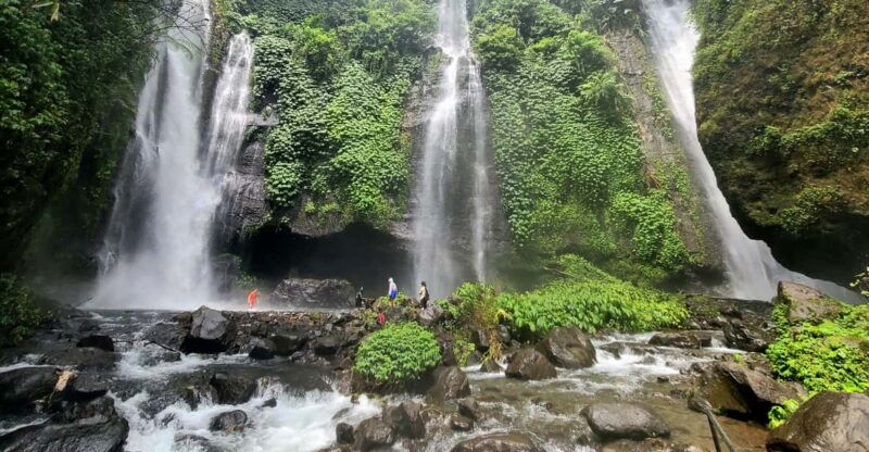 bali-hidden-trekking-waterslide-sekumpul-fiji-waterfall