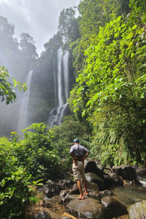 bali-hidden-trekking-waterslide-sekumpul-fiji-waterfall