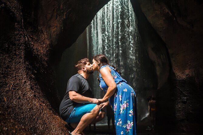 Bali Instagram Day Tour With Professional Photographer - Key Points