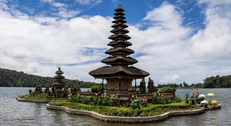 bali-jatiluwih-rice-terraces-water-temple-waterfall-tour