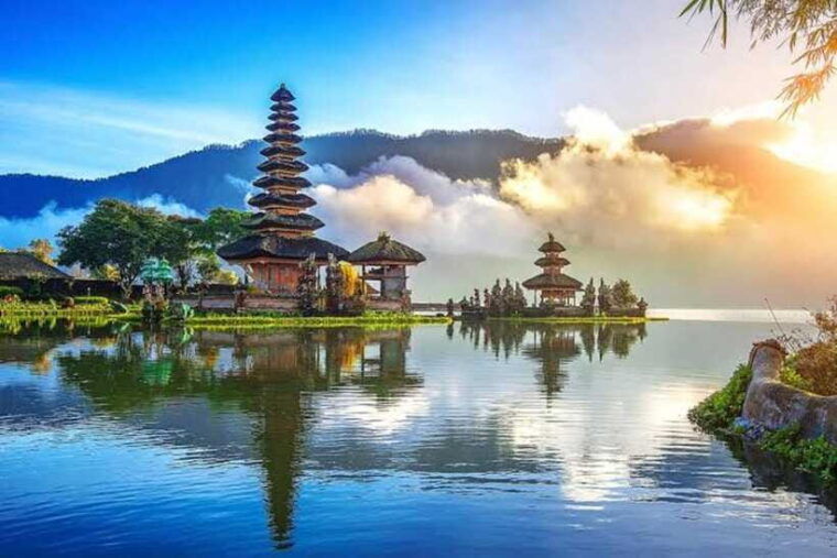 bali-jatiluwih-unesco-bratan-lake-iconic-gate-tanah-lot