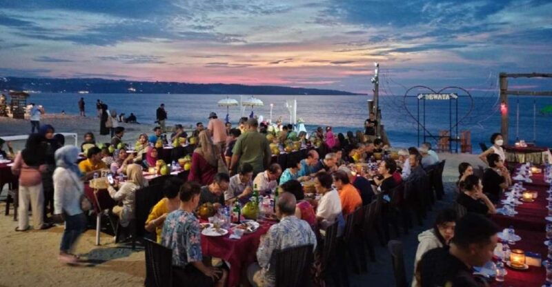 bali-jimbaran-new-dewata-cafe-seafood-meal-with-drinks