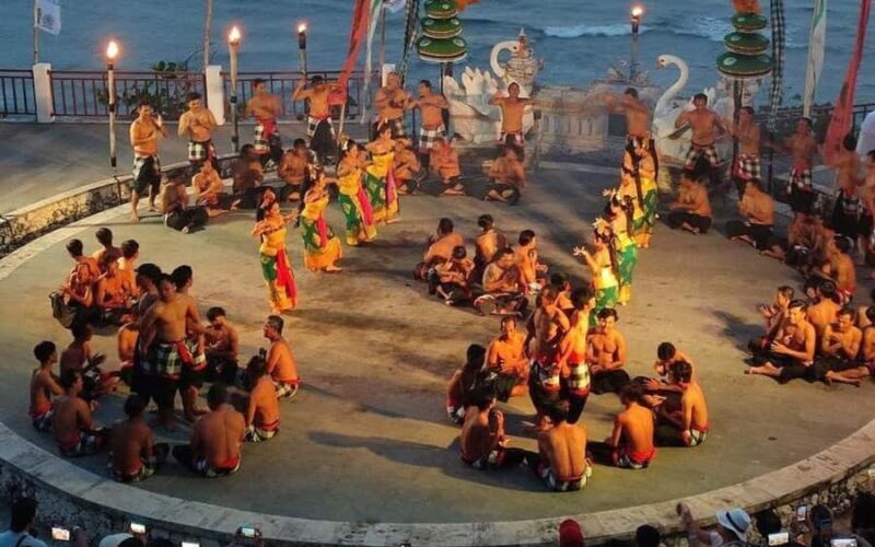 Bali: Kecak Dance at Melasti Beach with Jimbaran Dinner - Key Points