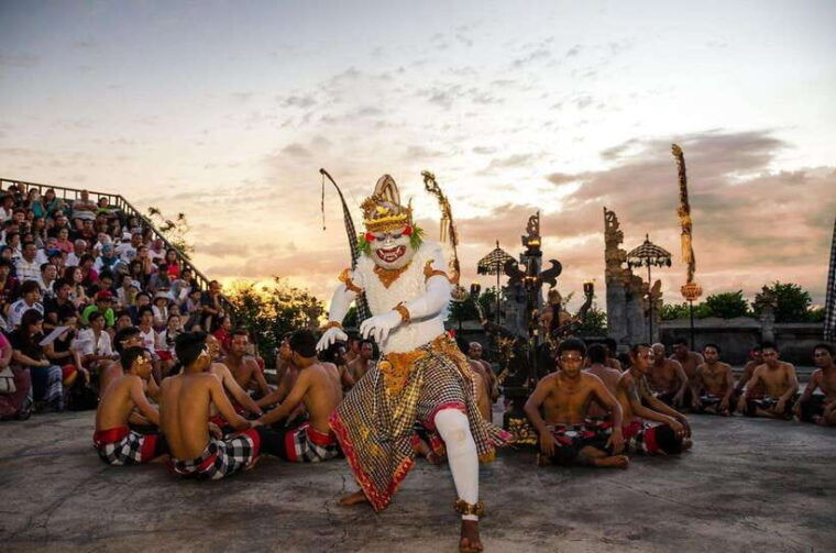 bali-kecak-fire-dance-entry-ticket-and-uluwatu-temple