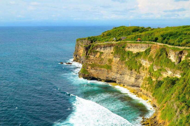 bali-kecak-fire-dance-show-uluwatu-temple-entry-ticket