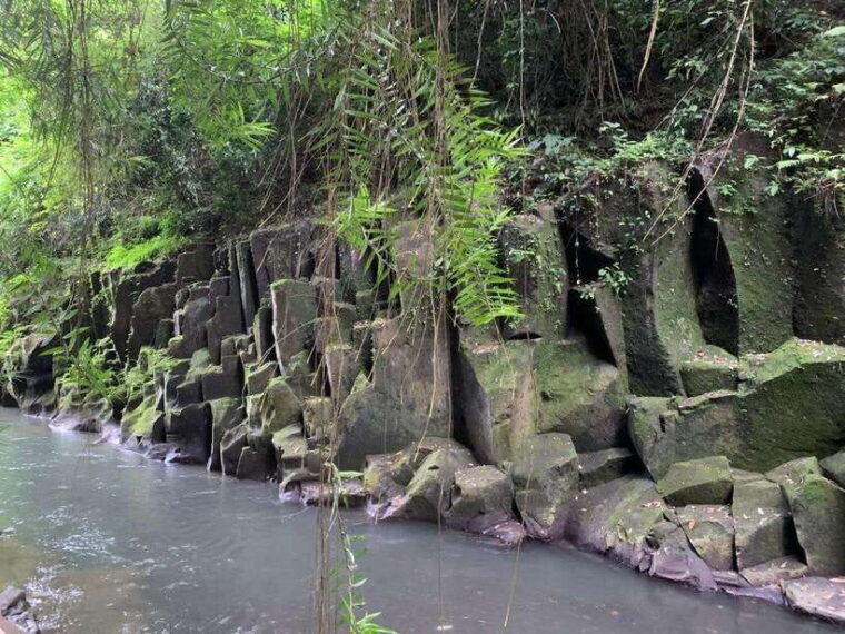 bali-lempuyang-temple-tirta-gangga-and-temesi-waterfall