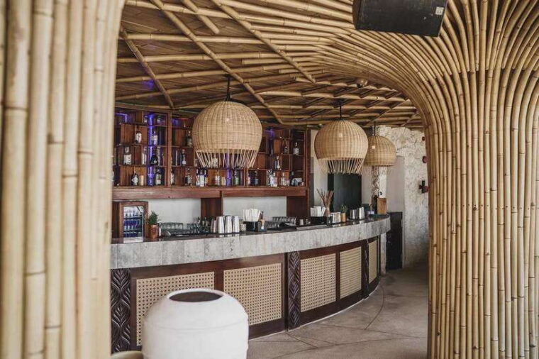 bali-melasti-tropical-temptation-beach-club-day-pass-daybed