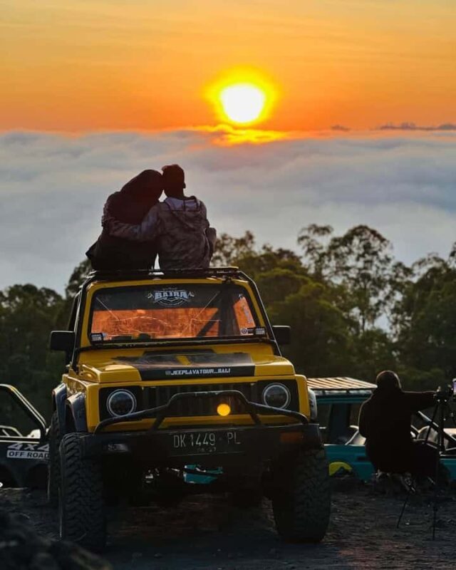 Bali: Mount Batur Sunrise Jeep Tour with Pickup and drop off - Exploring Black Lava and Scenic Passes