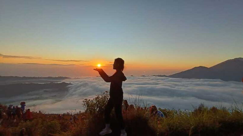 bali-mount-batur-sunrise-trecking-jeep-tour-hot-spring
