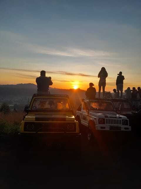 bali-mount-batur-sunrise-trecking-jeep-tour-hot-spring