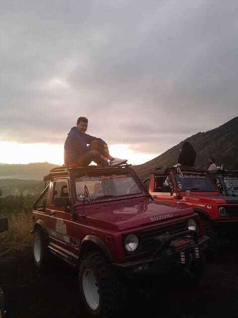 bali-mount-batur-sunrise-trecking-jeep-tour-hot-spring