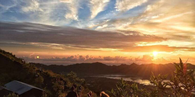 bali-mount-batur-sunset-trek-with-picnic