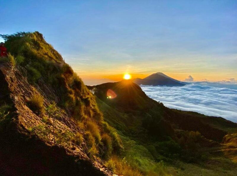 bali-mt-batur-sunrise-hike-guide-breakfast