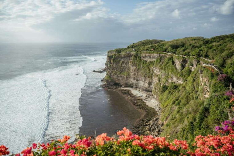 bali-padang-beach-uluwatu-kecak-fire-dance-suluban-tour