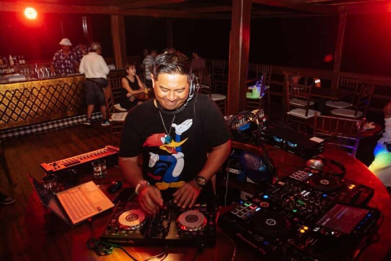 Bali: Phinisi Sunset Dinner Cruise with Entertainment - FAQ