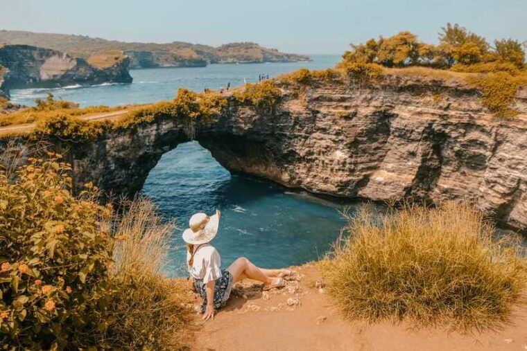 bali-private-car-with-driver-in-nusa-penida