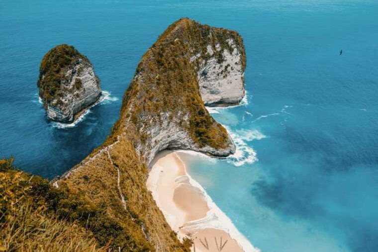 bali-private-car-with-driver-in-nusa-penida