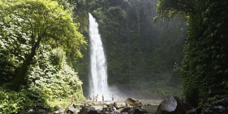bali-private-tour-best-waterfall-with-tanah-lot-temple