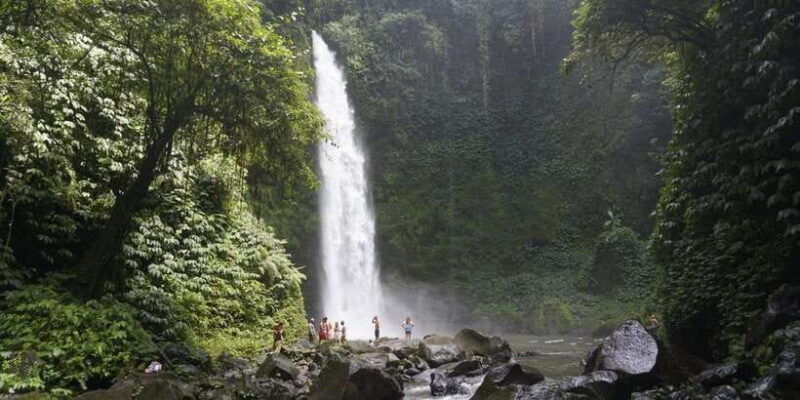 bali-private-tour-best-waterfall-with-tanah-lot-temple