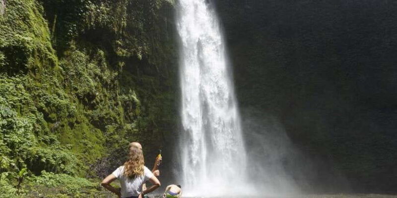 bali-private-tour-best-waterfall-with-tanah-lot-temple