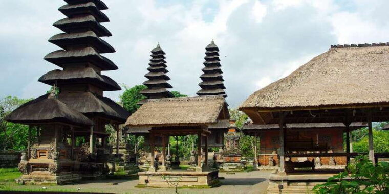 bali-private-tour-best-waterfall-with-tanah-lot-temple