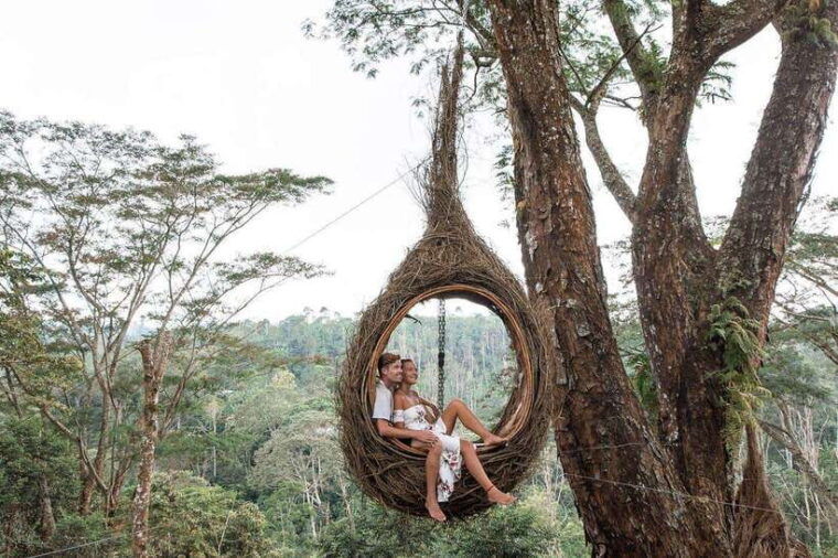 bali-private-tour-of-lake-beratan-handara-gate-and-more