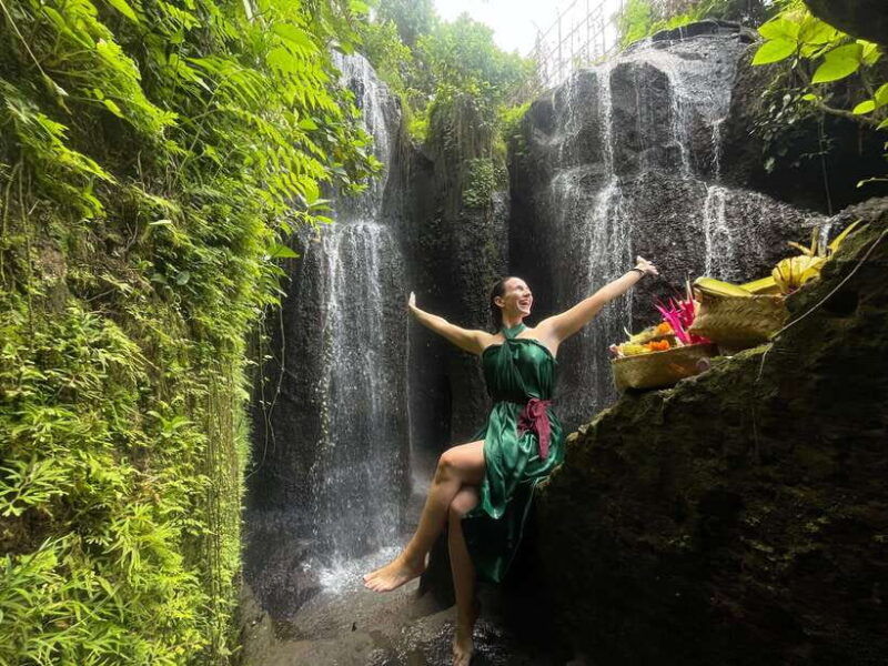 bali-purification-ritual-at-taman-beji-griya