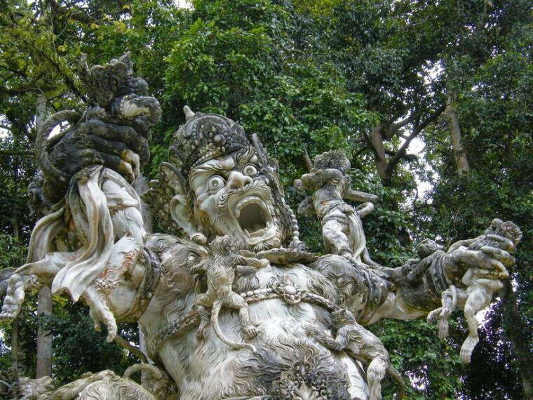 bali-purification-ritual-at-taman-beji-griya