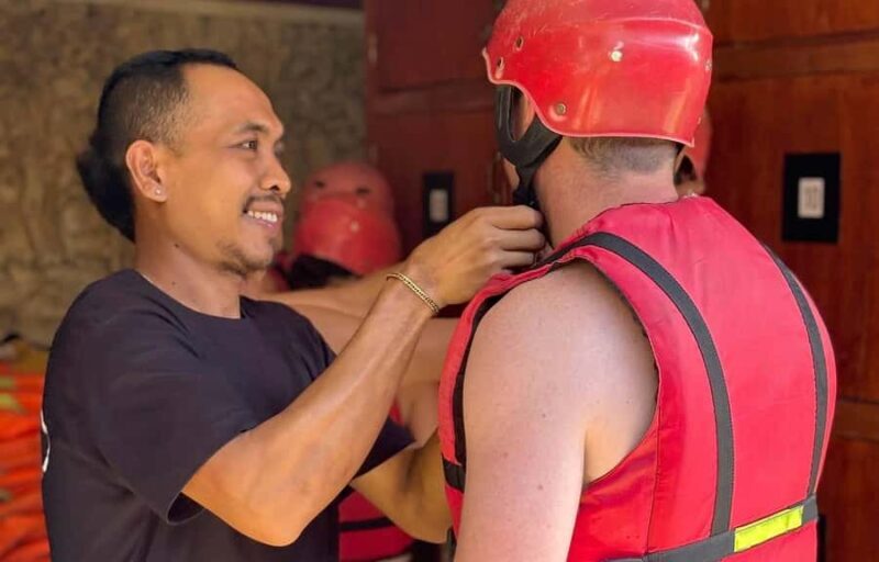 Bali: Rice Terrace Trekking & Jungle River Tubing Adventure - Jungle River Tubing — A Refreshing Escape