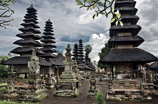 Bali : Sacred Temple Tanah lot,Taman Ayun & Uluwatu - FAQ
