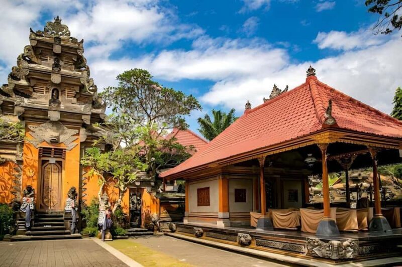 Bali: Safari Zoo and Ubud Palace and Market Day Tour - FAQs