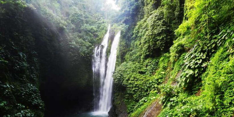 bali-sambangan-waterfalls-trekking-sliding-jumping-trip