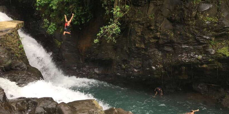 bali-sambangan-waterfalls-trekking-sliding-jumping-trip