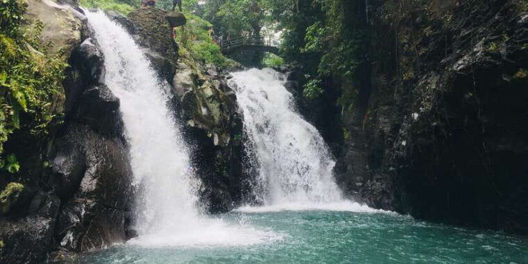 bali-sambangan-waterfalls-trekking-sliding-jumping-trip