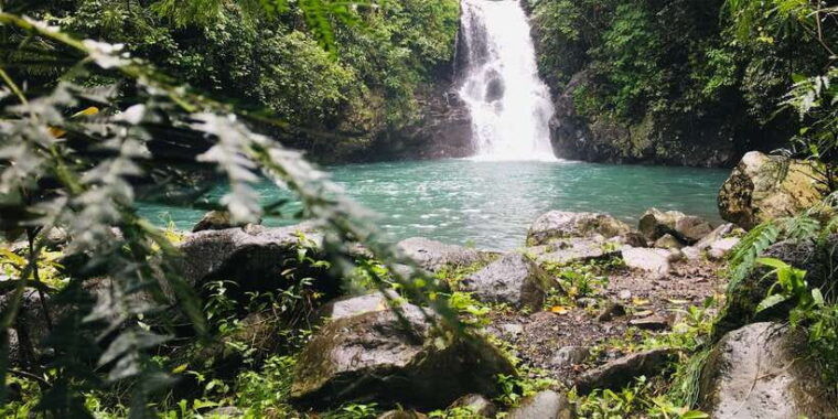 bali-sambangan-waterfalls-trekking-sliding-jumping-trip