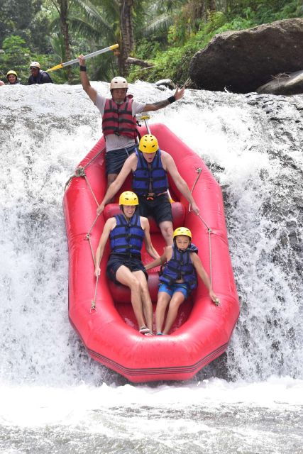 bali-sidemen-white-water-rafting-with-no-stairs-adventures
