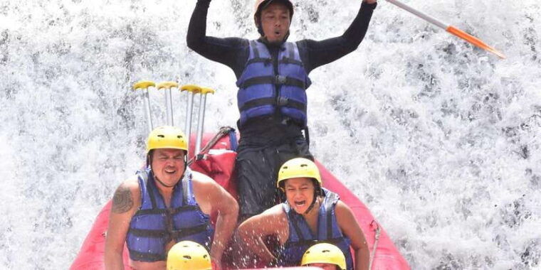 bali-sidemen-white-water-rafting-with-no-stairs-adventures