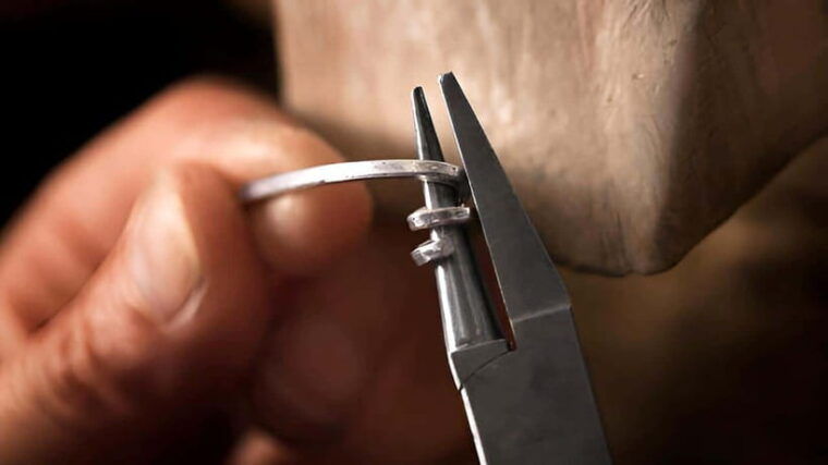 bali-silver-jewelry-making-workshop-in-sidemen-village