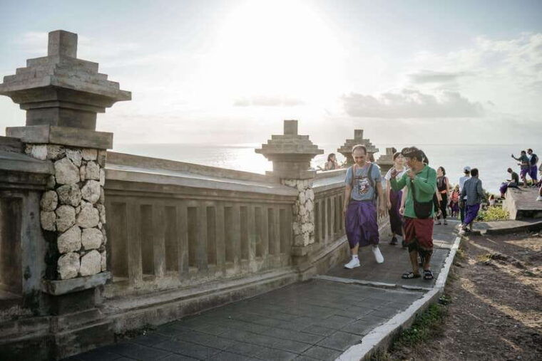 bali-skip-the-line-uluwatu-temple-and-kecak-fire-dance-tour