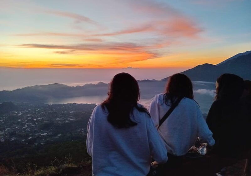 bali-sunrise-trekking-with-private-guide-at-mount-batur