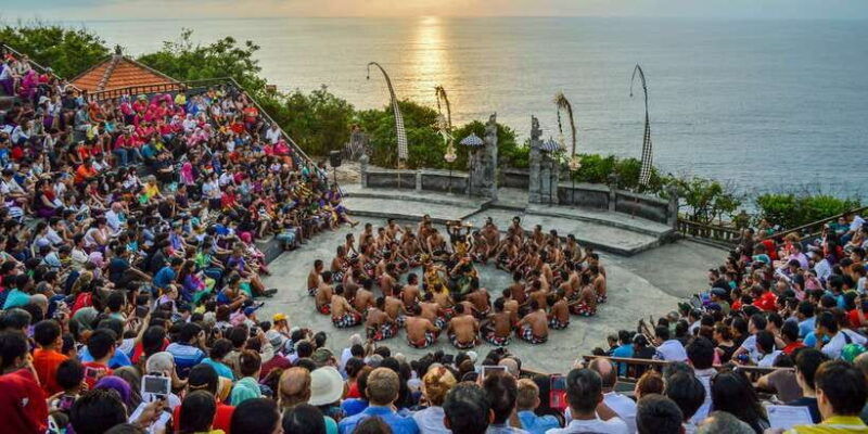 bali-sunset-uluwatu-temple-kecak-dance-and-jimbaran-bay