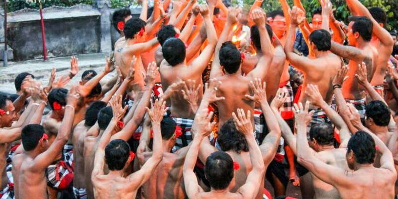 bali-sunset-uluwatu-temple-kecak-dance-and-jimbaran-bay