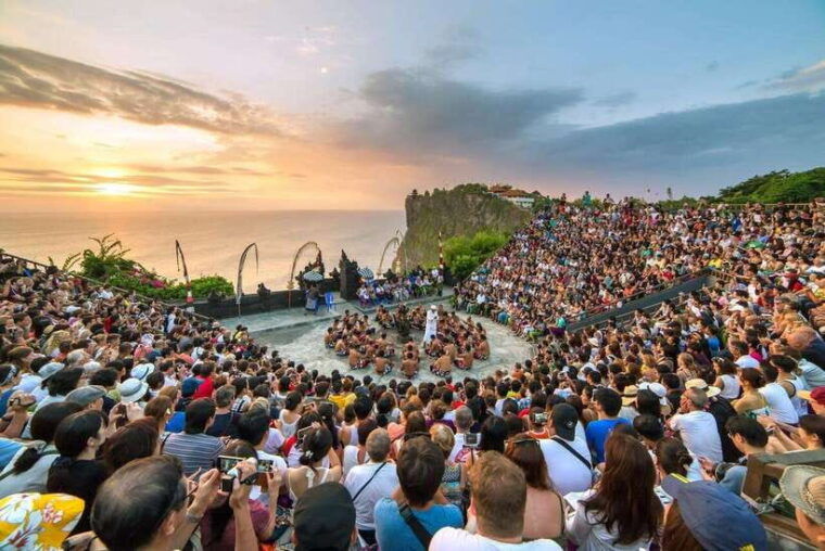 bali-sunset-uluwatu-temple-kecak-fire-dance-private-tour