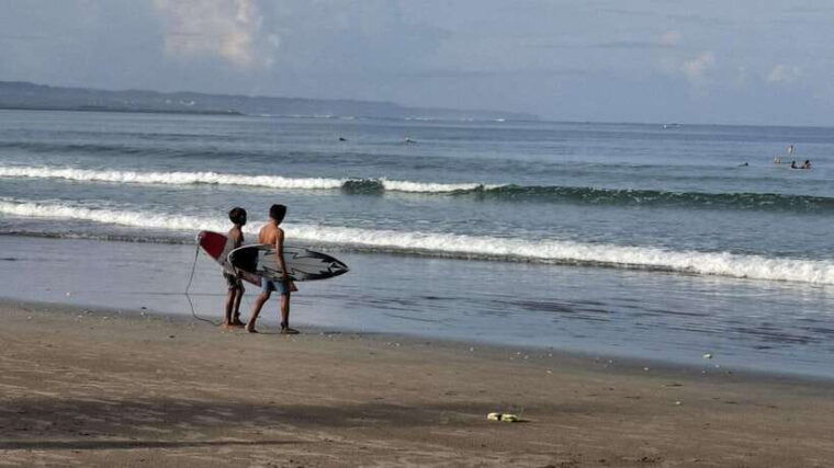 bali-surfing-lessons-for-beginners-and-intermediate-surfers